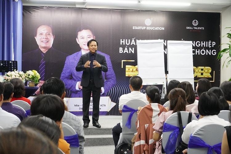 Thầy giáo Nguyễn Công Thái khởi nghiệp với mô hình kinh doanh tái sinh