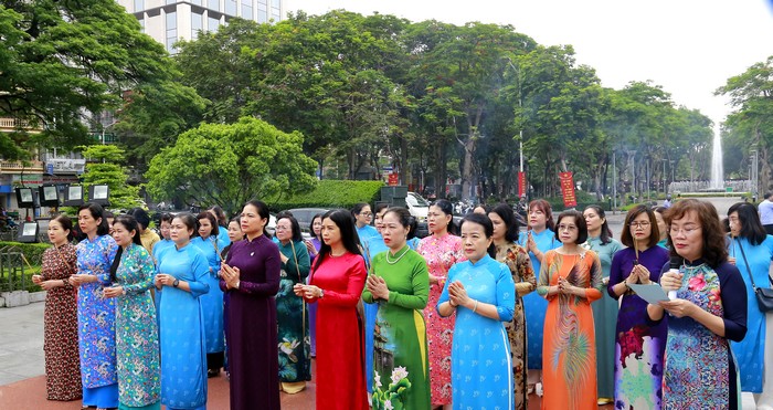 Đoàn Chủ tịch TW Hội LHPN Việt Nam dâng hương tưởng nhớ công lao Nữ tướng Lê Chân